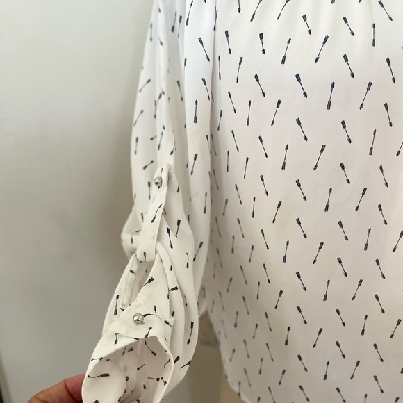 Sweet Rain White and Black Arrow Print Off-The-Shoulder Top - Picture 8 of 11